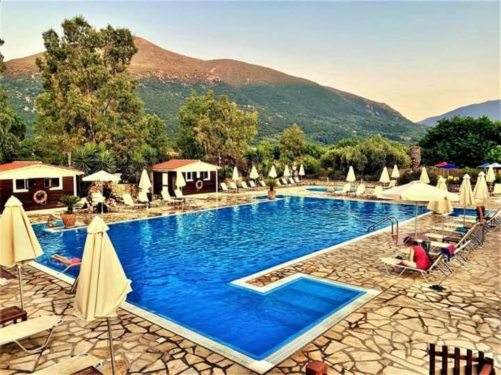 Camping Karavomilos Sami  Ngoại thất bức ảnh